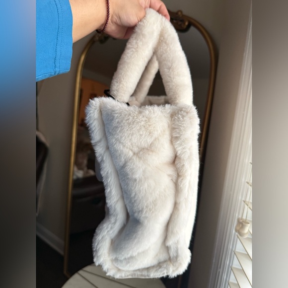 Juicy Couture Cream White Faux Fur Tote Bag Crossbody - Picture 6 of 9